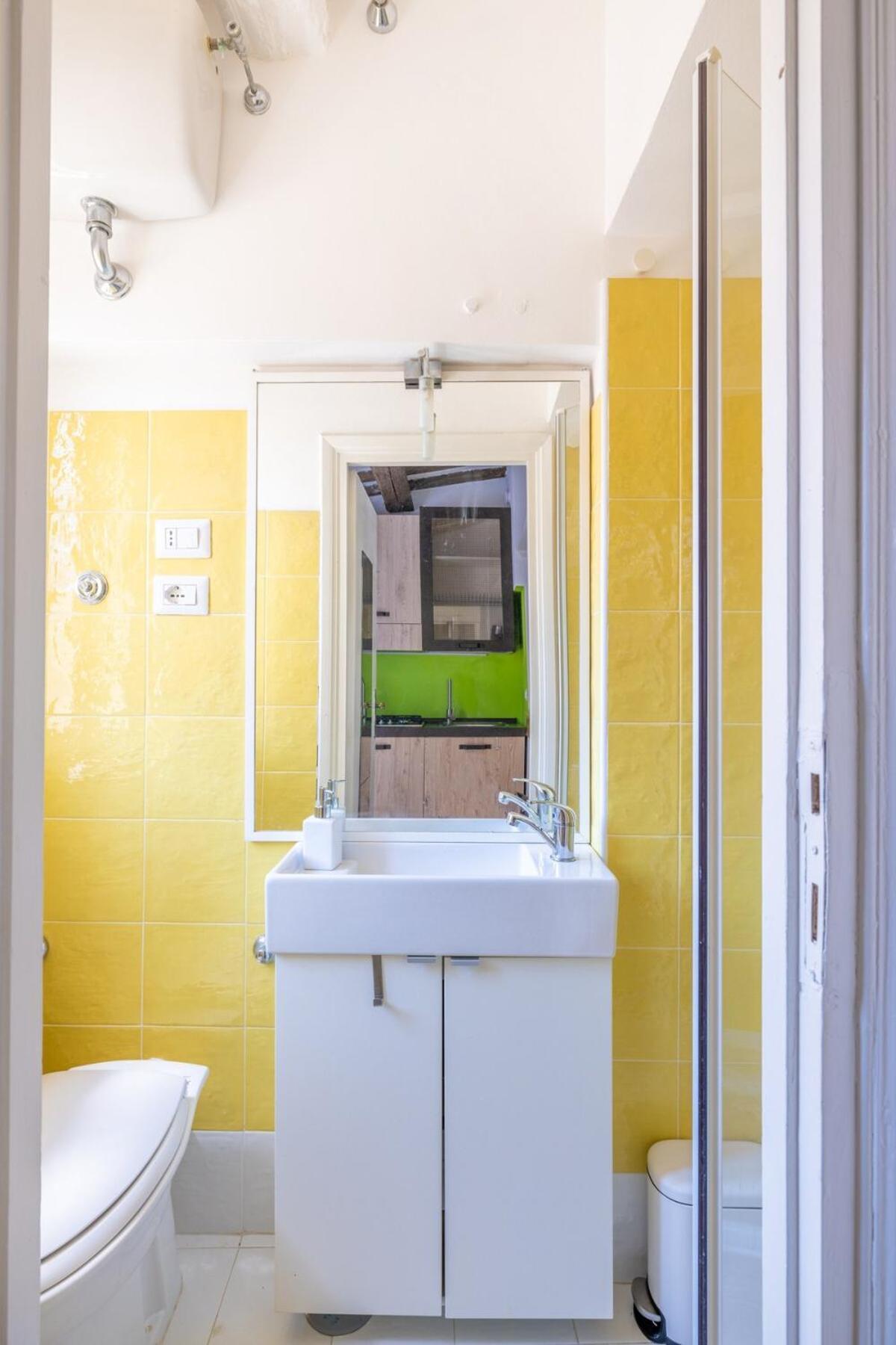 Fascinating Attic - Up To 2 Guests - Trastevere Apartment